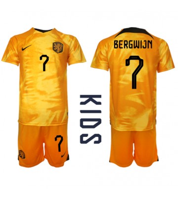 Holandia Steven Bergwijn #7 Koszulka Podstawowych Dziecięca MŚ 2022 Krótki Rękaw (+ Krótkie spodenki)